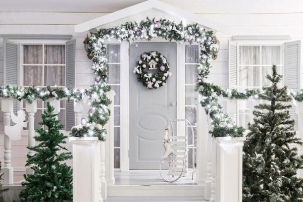 Как да украсим входната врата за Коледа и Новогодишните празници